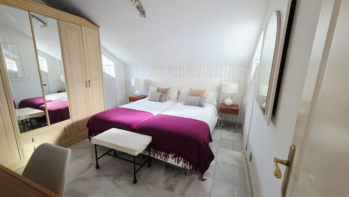 3 Bed Semi-Detached House in The Golden Mile in The Golden Mile — Semi-Detached House