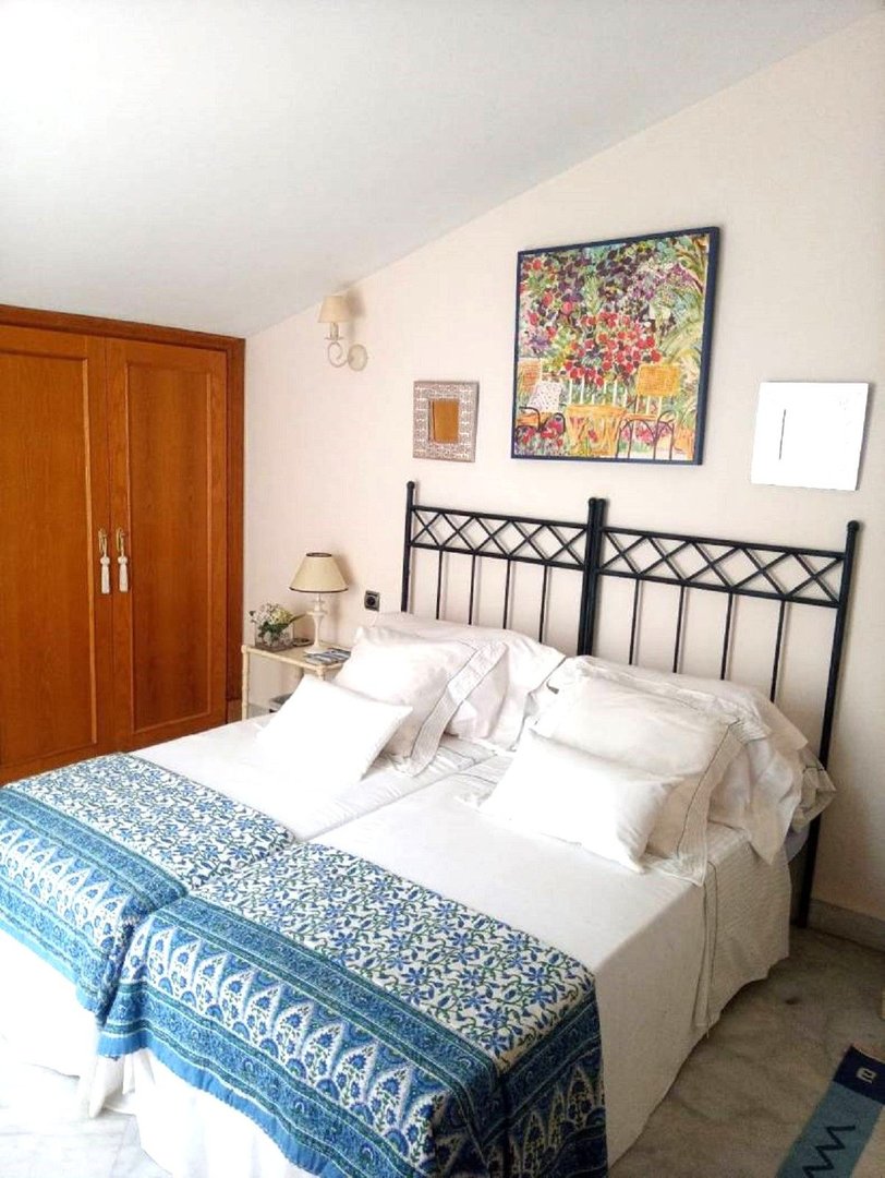 3 Bed Semi-Detached House in The Golden Mile in The Golden Mile — Semi-Detached House