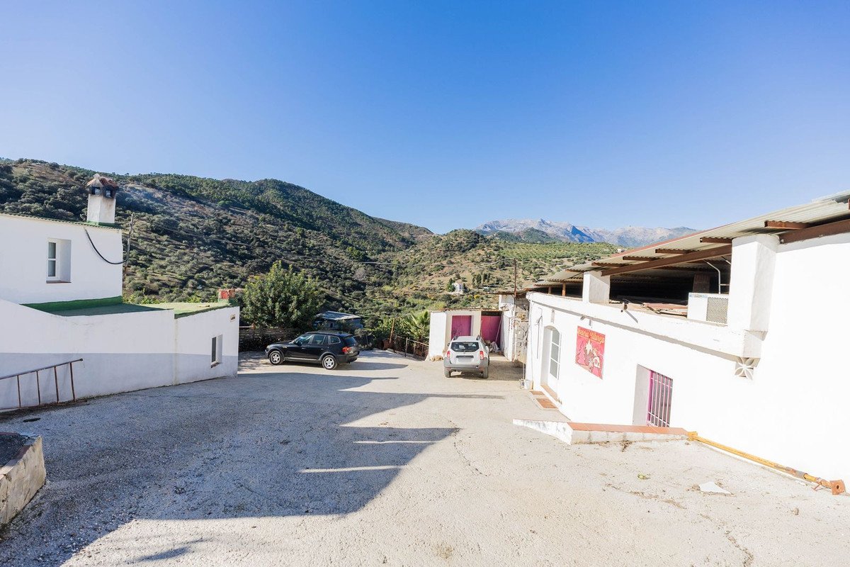 4 Bed Finca - Cortijo in Tolox in Tolox — Finca - Cortijo