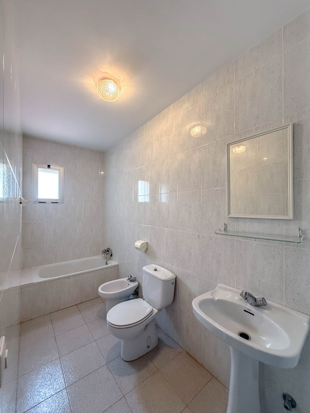 26 Bed Hostel in Tolox في Tolox — نزل