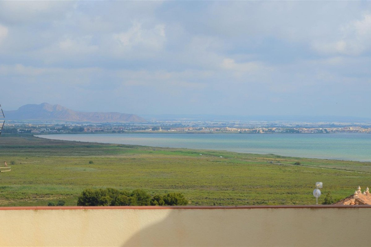 2 Bed Rijtjeshuis in El Carmoli in El Carmoli, 