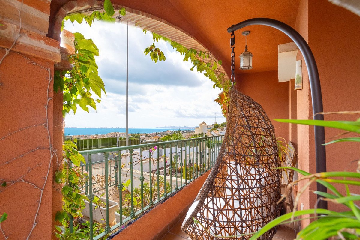 3 Bed Rijtjeshuis in El Carmoli in El Carmoli, 