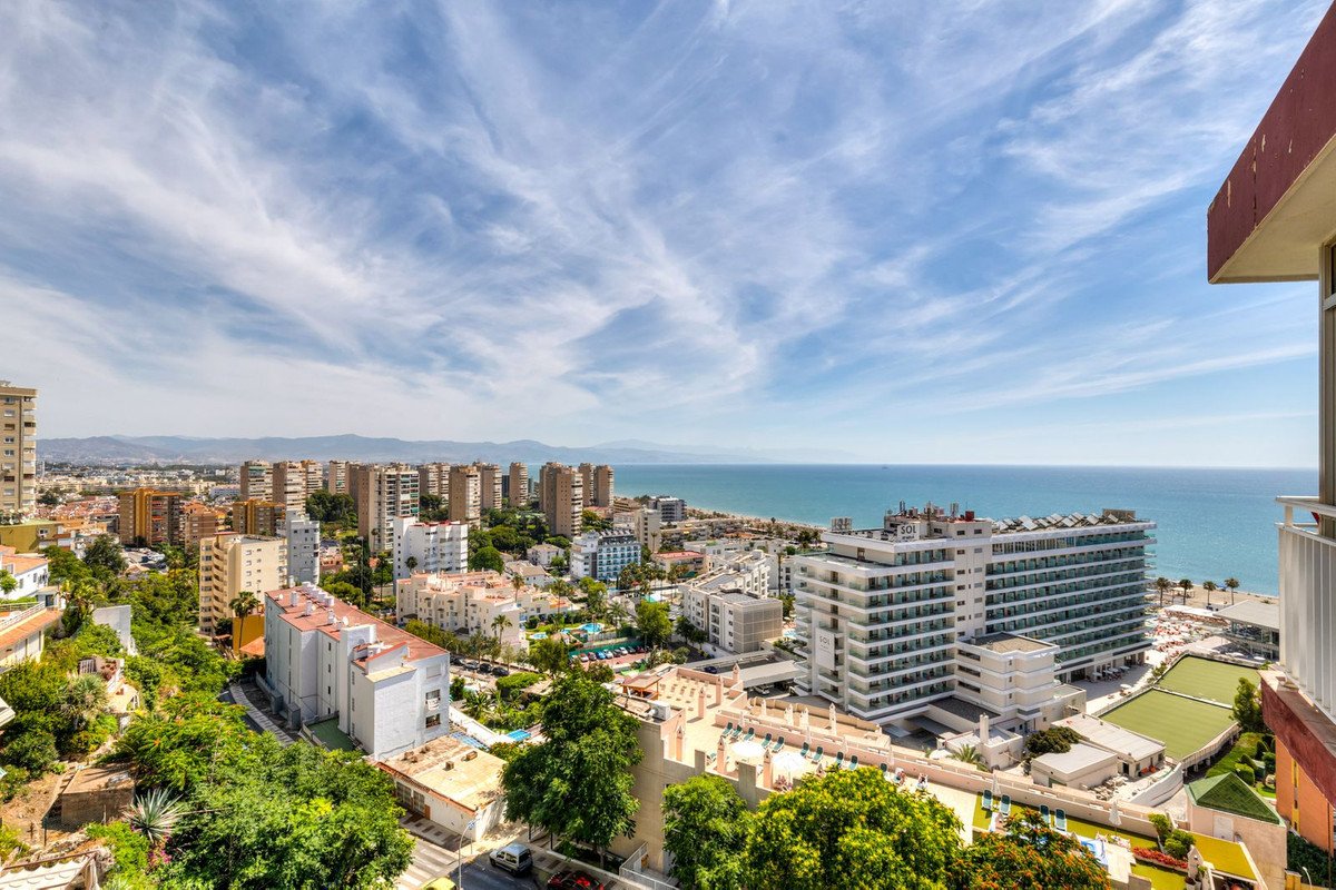 2 Bed Middle Floor Apartment in Torremolinos in Torremolinos, Apartment
