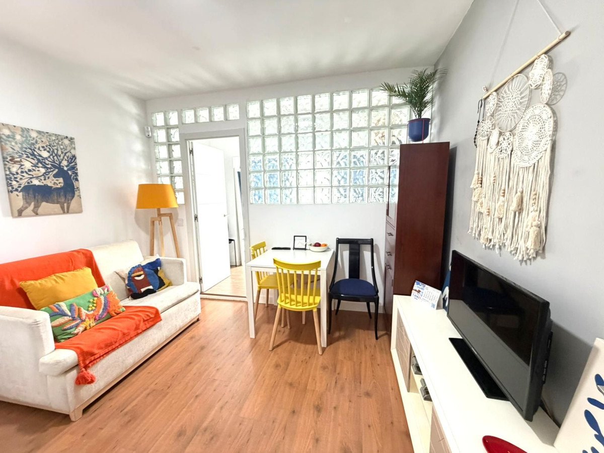 1 Bed Tussenverdieping Appartement in Torremolinos in Torremolinos, 