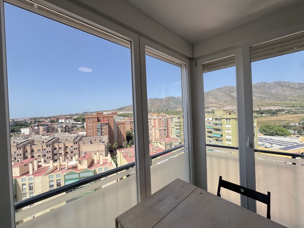1 Bed الطابق العلوي Studio in Torremolinos في Torremolinos, استوديو في الطابق العلوي