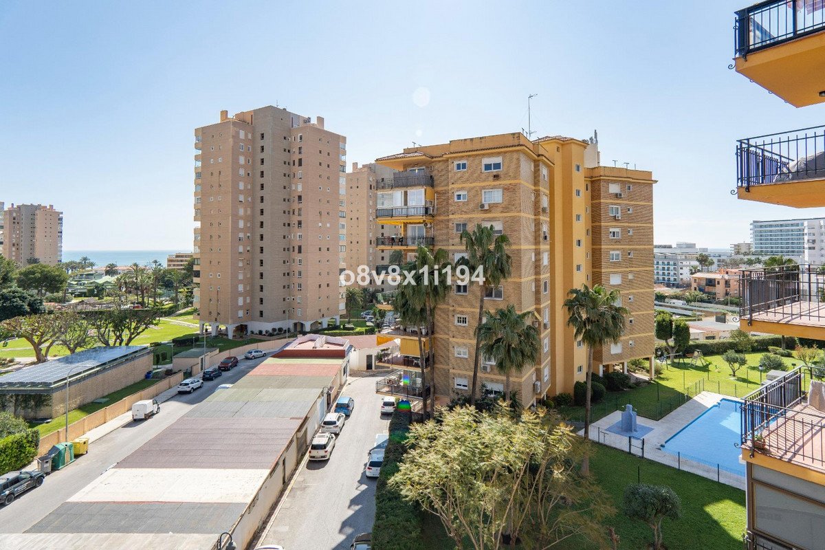2 Bed شقة في الطابق الأوسط in Torremolinos في Torremolinos, شقة