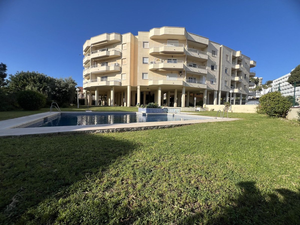 3 Bed Appartement étage intermédiaire in Torremolinos à Torremolinos, Appartement