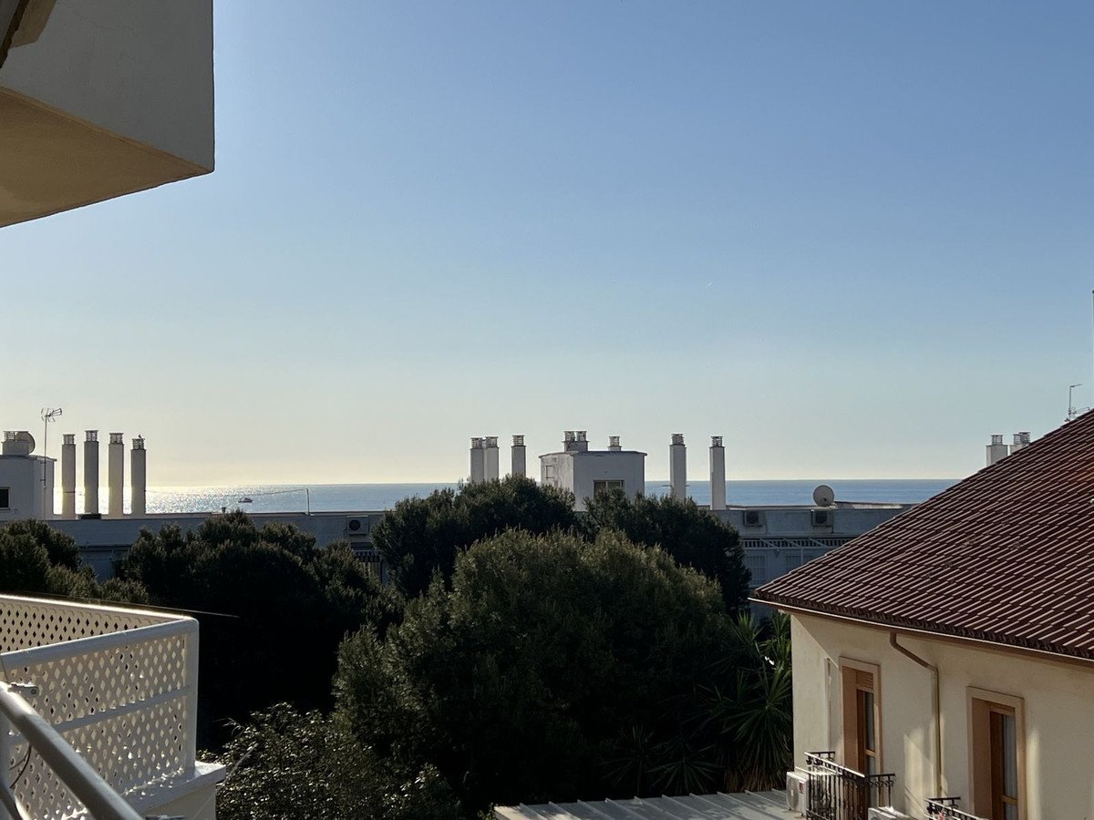 3 Bed Keskikerroksen huoneisto in Torremolinos kohteessa Torremolinos, Asunto