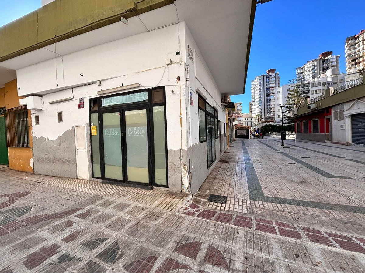 4 Bed Commercial Premises in Torremolinos في Torremolinos, مبنى تجاري