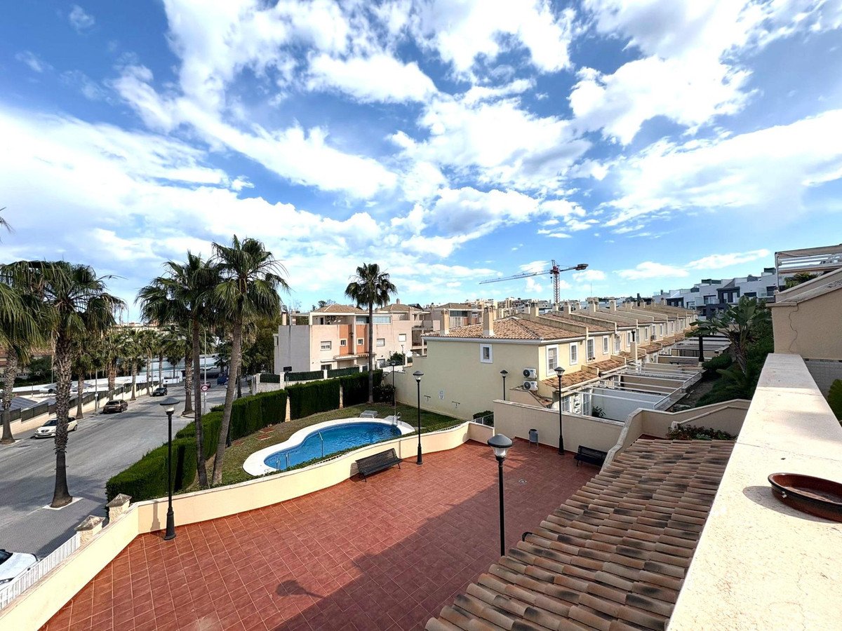 4 Bed بيت مدينة in Torremolinos في Torremolinos, تاون هاوس