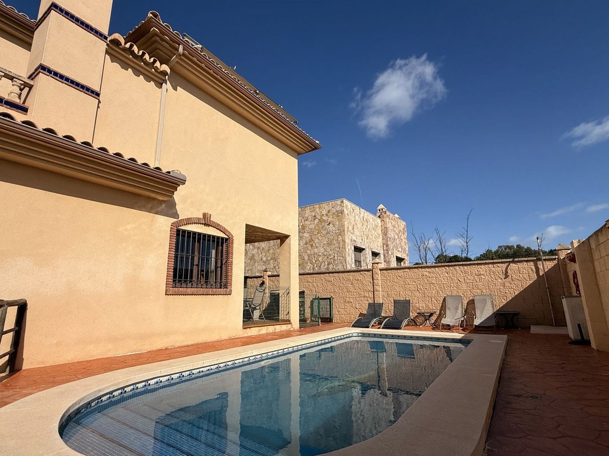 4 Bed Vrijstaande Villa in Torremolinos in Torremolinos, Vrijstaande Villa