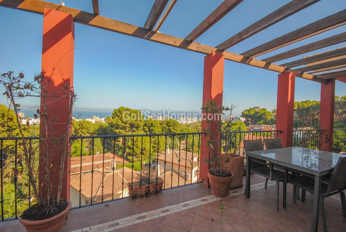 4 Bed فيلا مستقلة in Torremolinos في Torremolinos, فيلا منفصلة