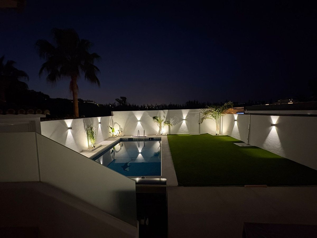 6 Bed Дом на две семьи in Torremolinos в Torremolinos, Таунхаус