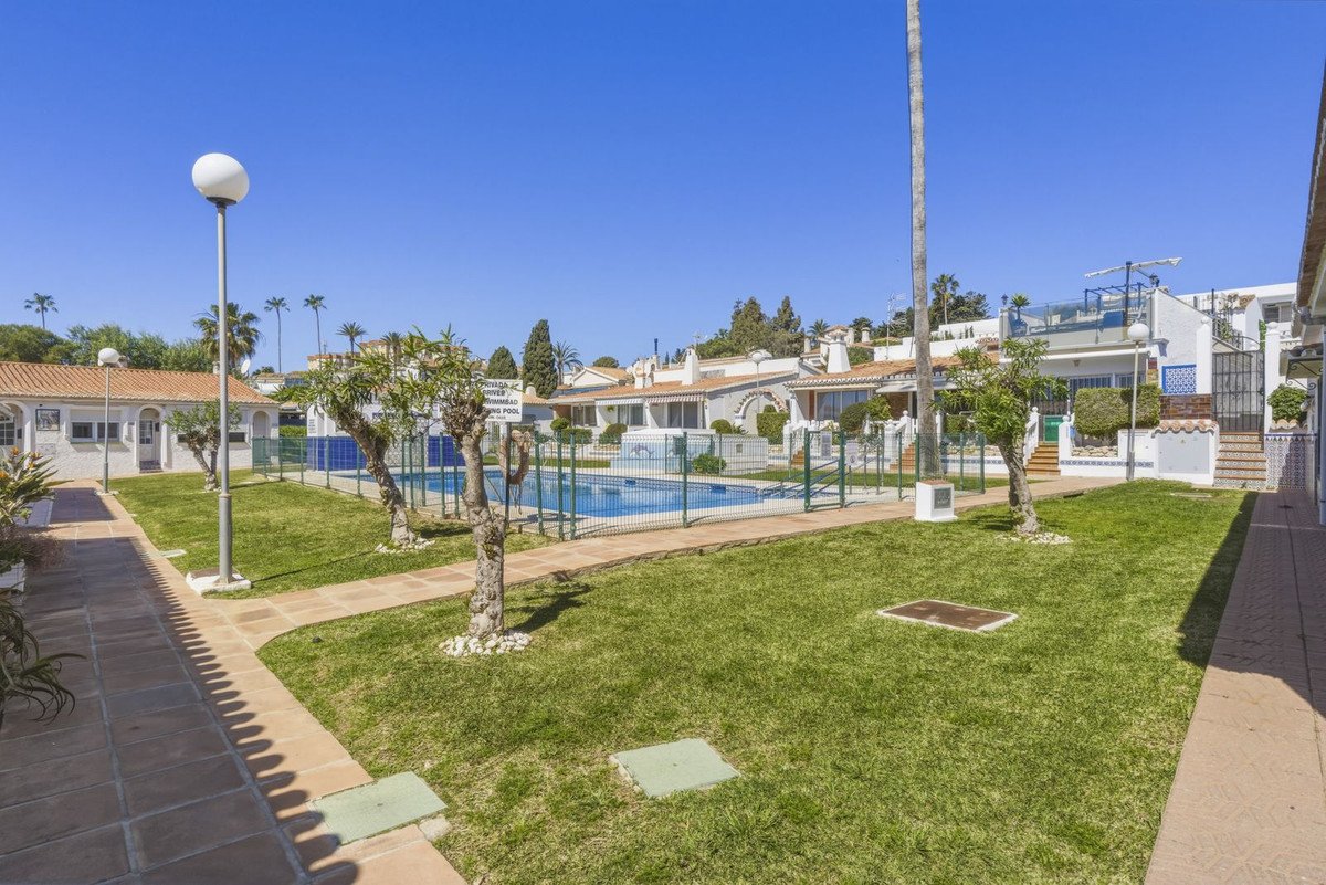 3 Bed Bungalow in El Chaparral في El Chaparral, 