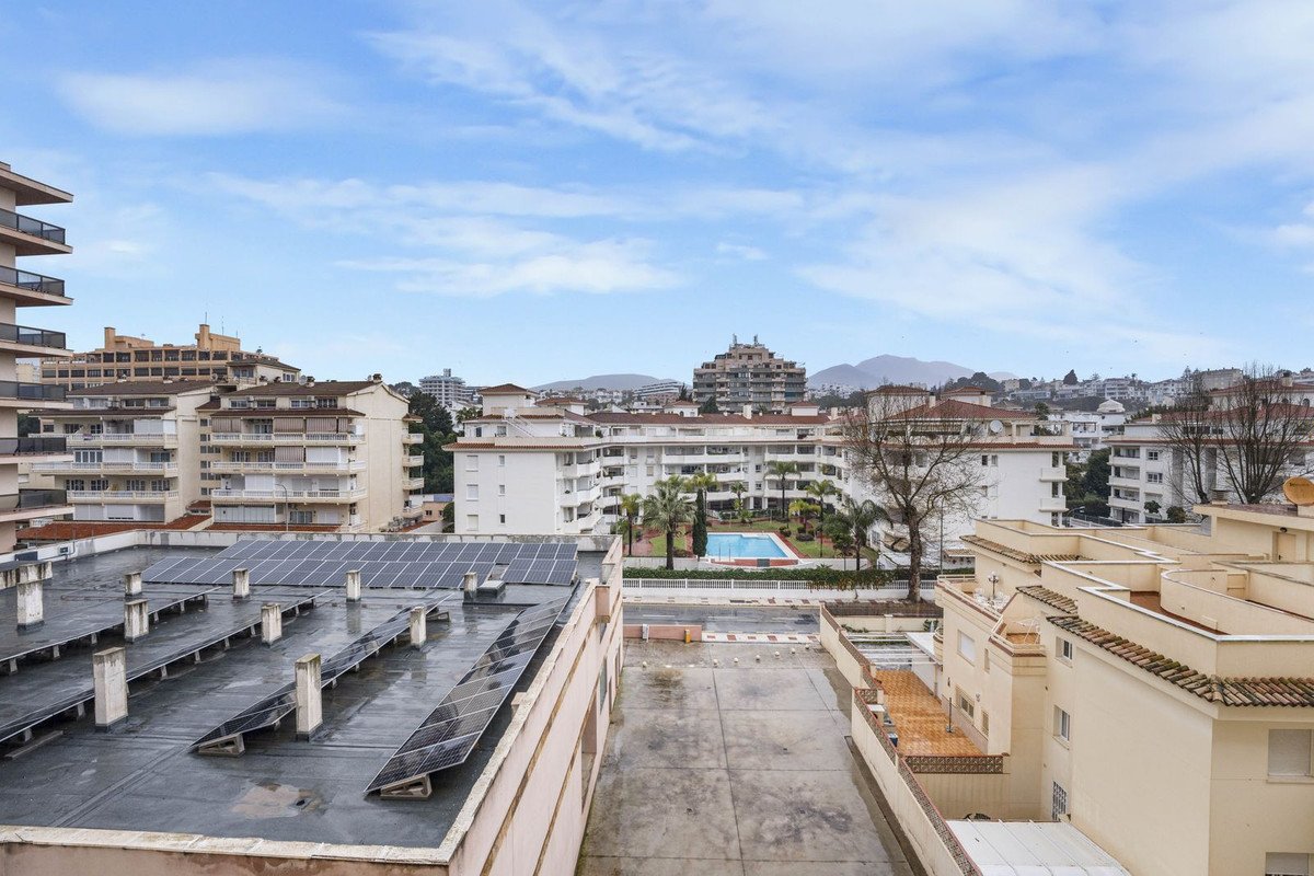 1 Bed شقة في الطابق الأوسط in La Carihuela في La Carihuela, Apartment