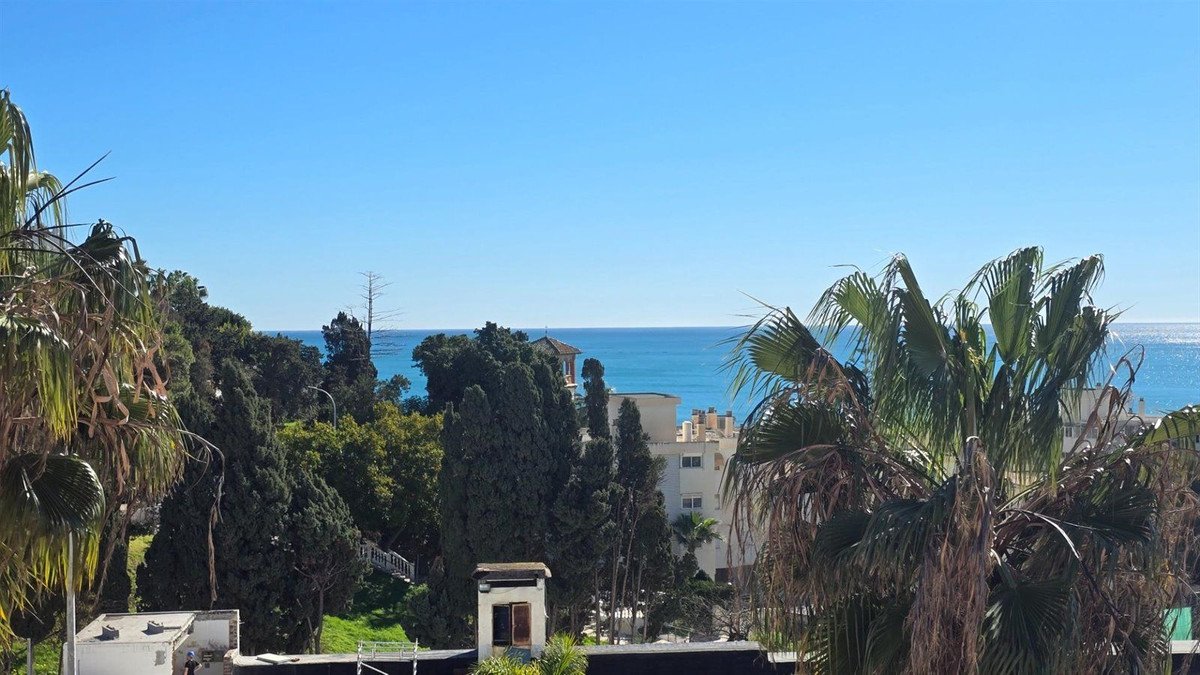 3 Bed Duplex in La Carihuela في La Carihuela, 
