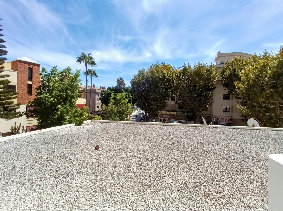 4 Bed شقة في الطابق الأرضي in La Carihuela في La Carihuela, شقة