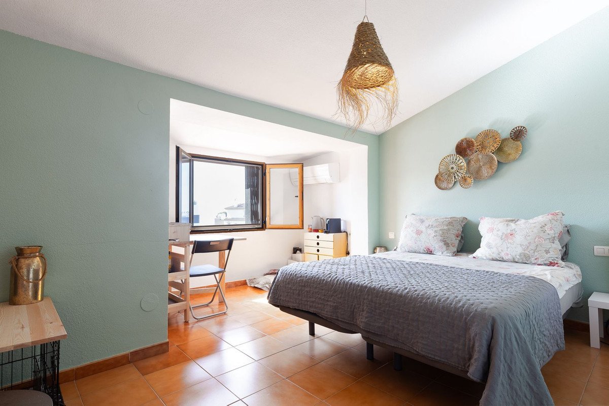 4 Bed Townhouse in La Carihuela in La Carihuela, Townhouse