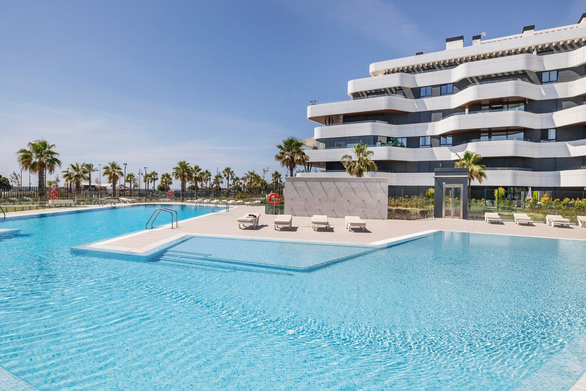 2 Bed شقة في الطابق الأوسط in Los Alamos في Los Alamos, شقة