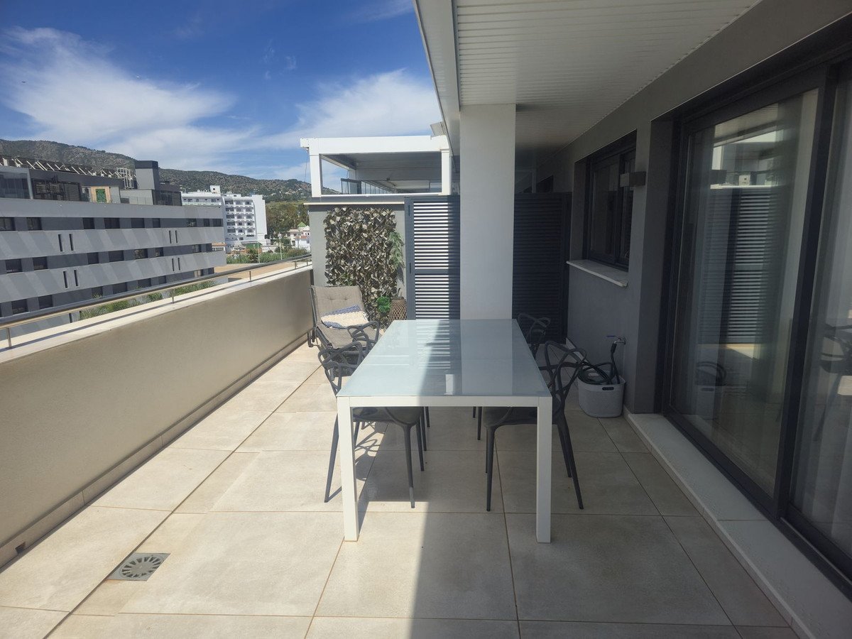 4 Bed بنتهاوس Duplex in Los Alamos في Los Alamos, 