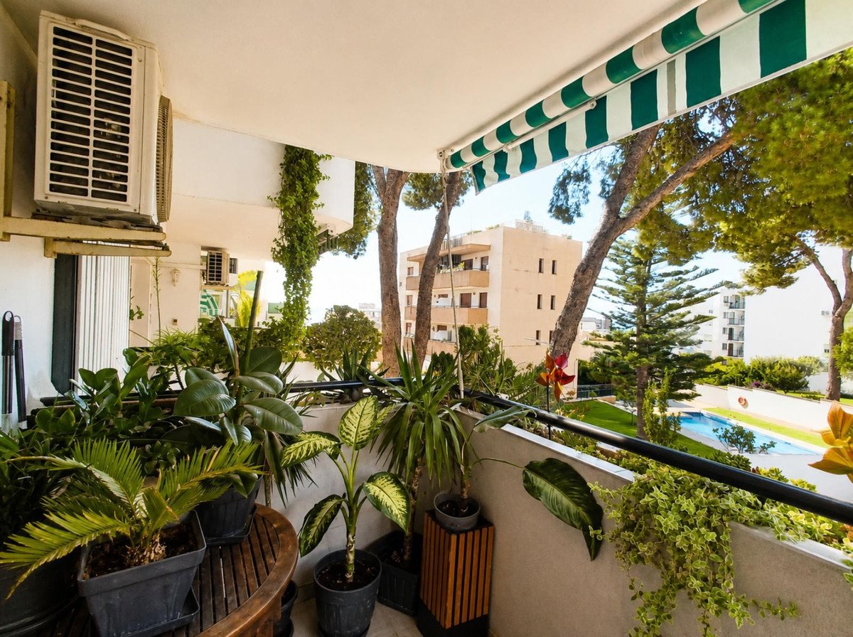 2 Bed Middle Floor Apartment in Torremolinos Centro in Torremolinos Centro, Apartment
