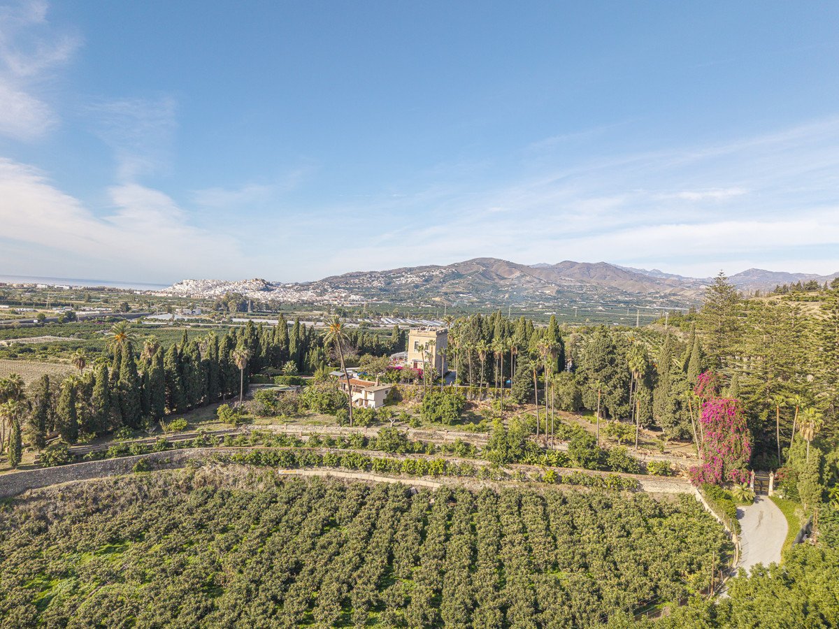 8 Bed Property in Motril في Motril — 