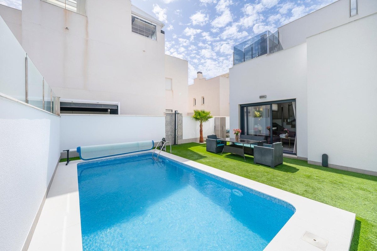 5 Bed Detached Villa in Aguas Nuevas in Aguas Nuevas, Detached Villa