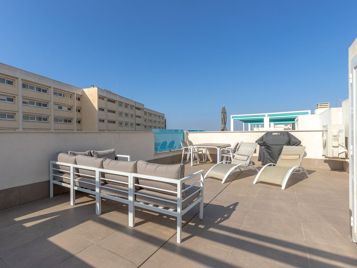 1 Bed Top Floor Apartment in Torrevieja in Torrevieja, Apartment