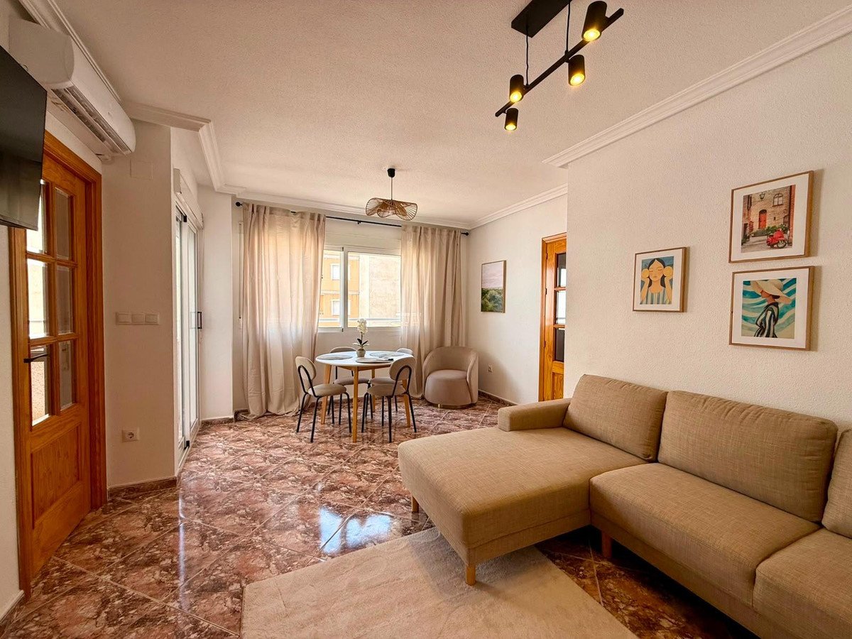2 Bed Middle Floor Apartment in Torrevieja in Torrevieja, Apartment