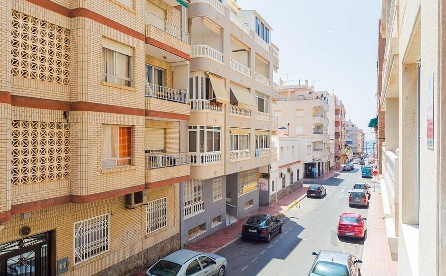 2 Bed Middle Floor Apartment in Torrevieja in Torrevieja, Apartment