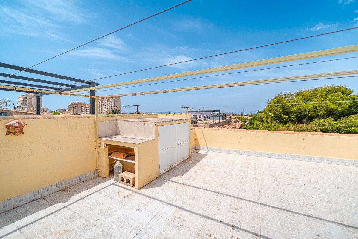 2 Bed Top Floor Apartment in Torrevieja in Torrevieja, Apartment
