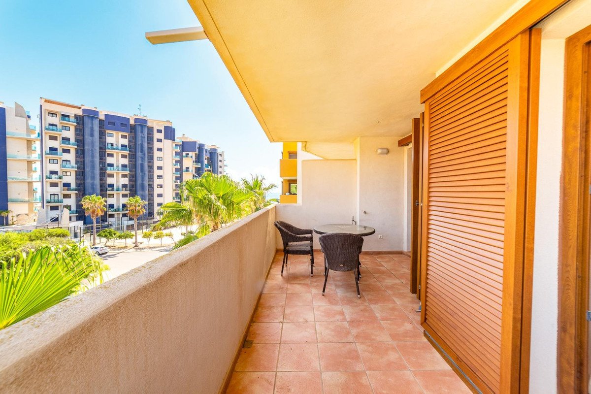 2 Bed Middle Floor Apartment in Torrevieja in Torrevieja, Apartment
