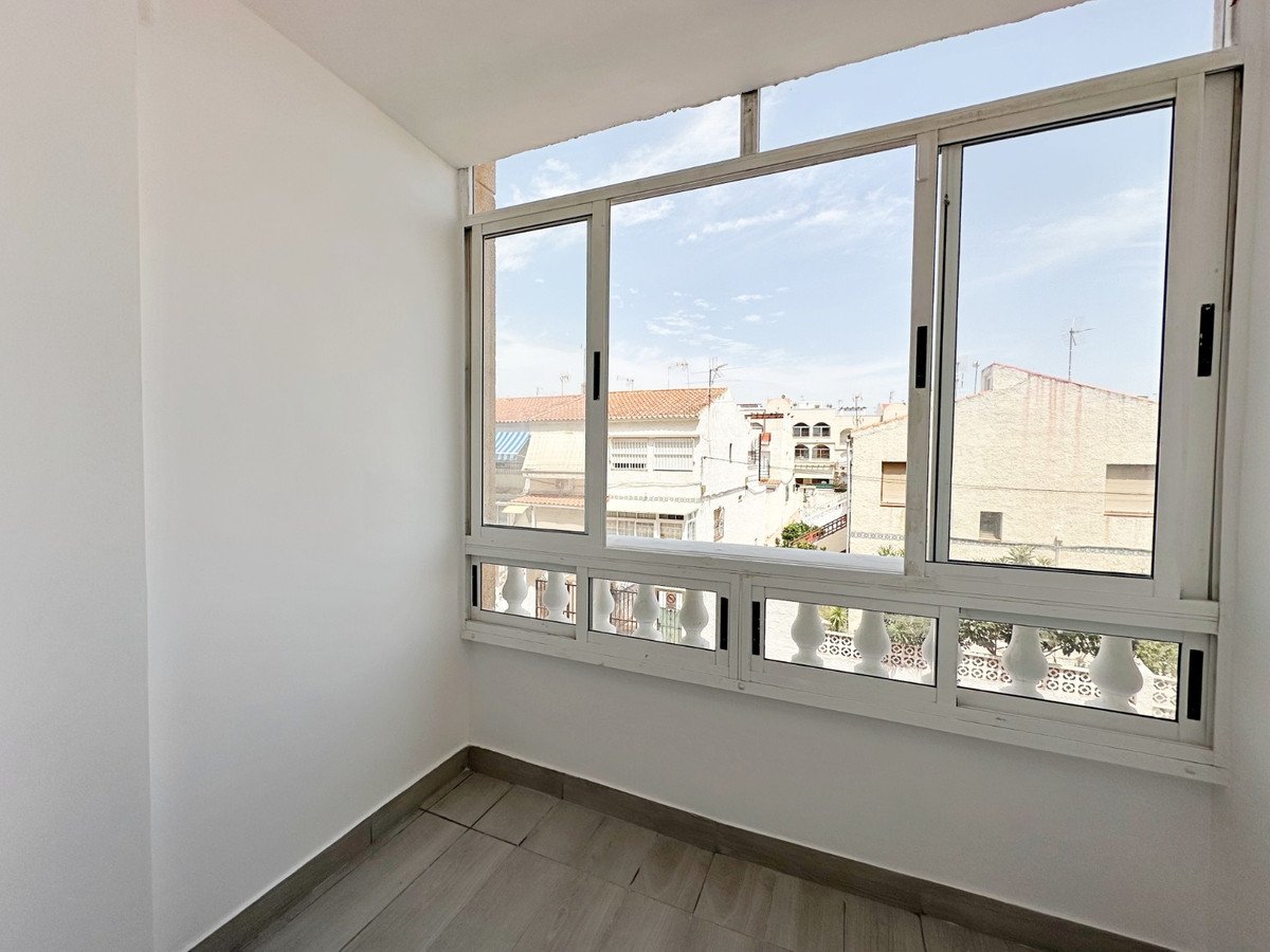 2 Bed Middle Floor Apartment in Torrevieja in Torrevieja, Apartment