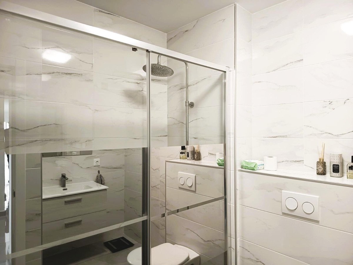 3 Bed Middle Floor Apartment in Torrevieja in Torrevieja — Apartment