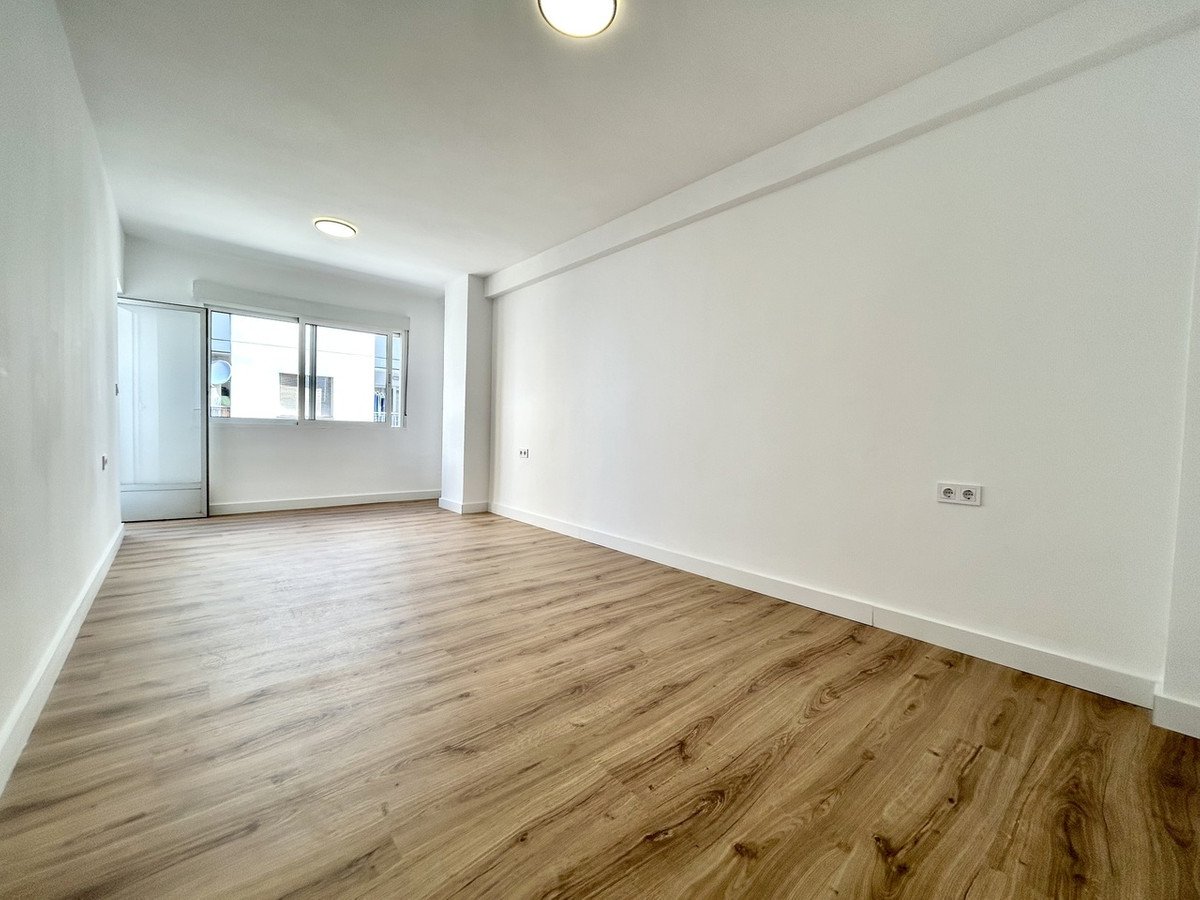 3 Bed Middle Floor Apartment in Torrevieja in Torrevieja, Apartment