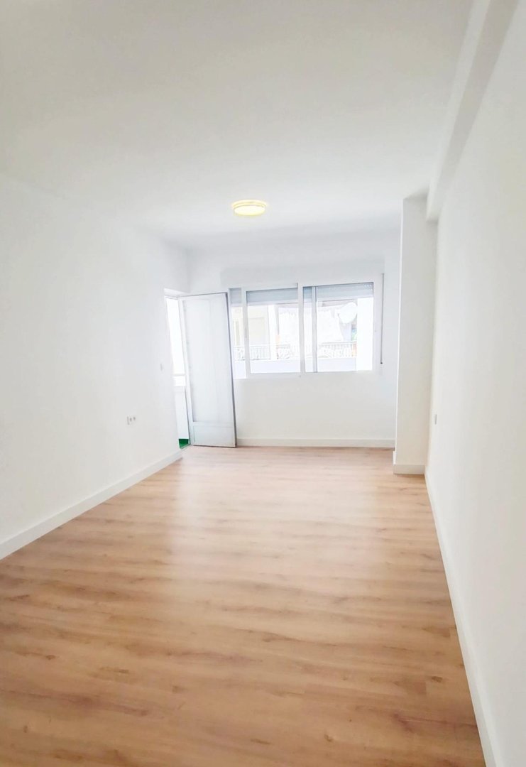 3 Bed Middle Floor Apartment in Torrevieja in Torrevieja — Apartment