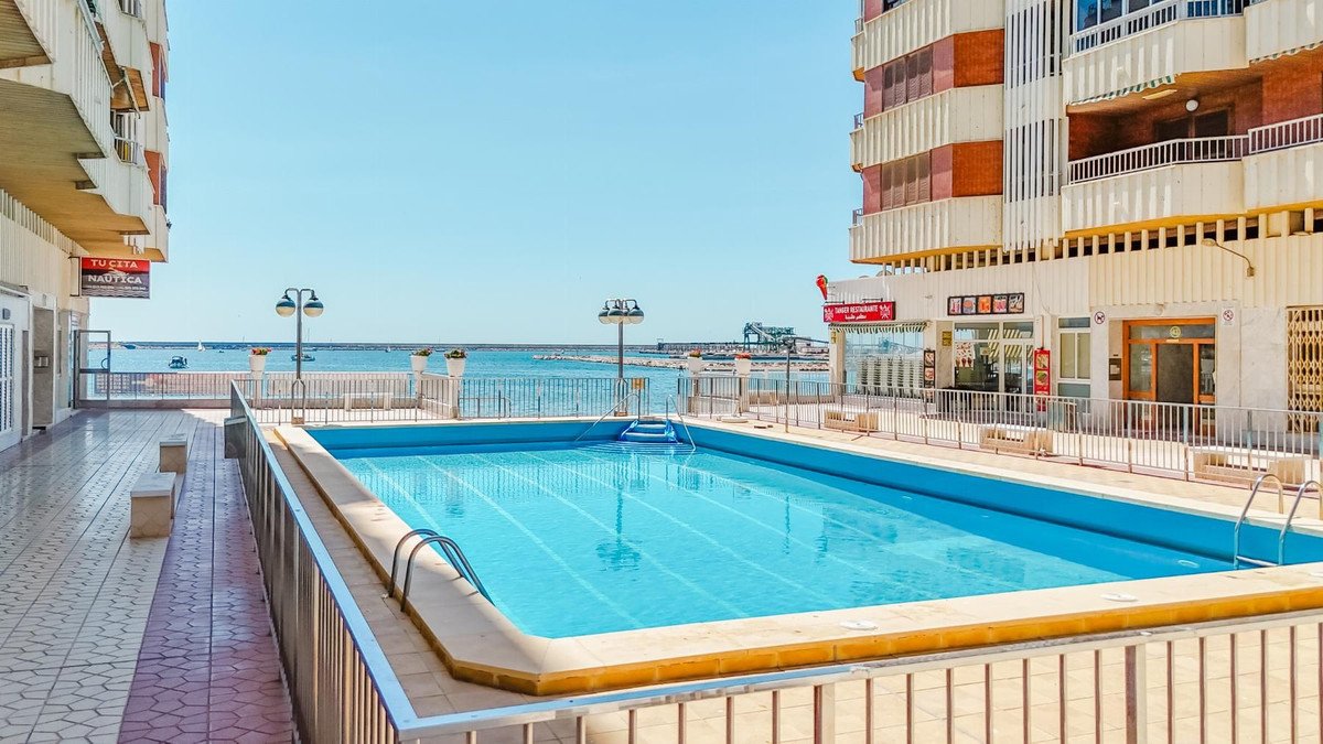 3 Bed Middle Floor Apartment in Torrevieja in Torrevieja, Apartment