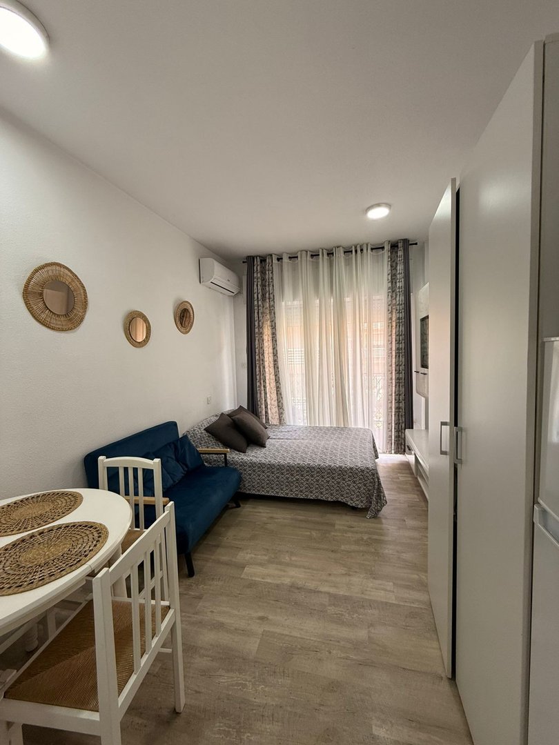 1 Bed الطابق العلوي Studio in Torrevieja في Torrevieja, 
