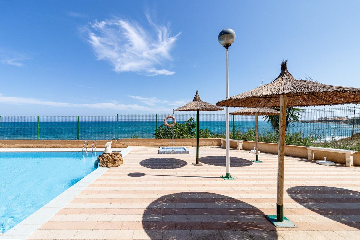 2 Bed Middle Floor Apartment in Torrevieja in Torrevieja, Apartment