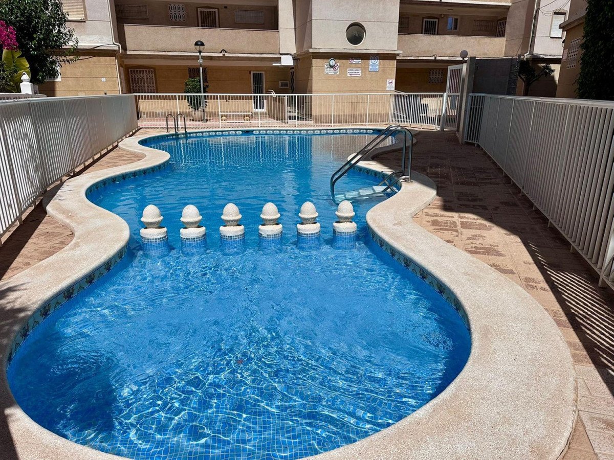 2 Bed Tussenverdieping Appartement in Torrevieja in Torrevieja, Appartement