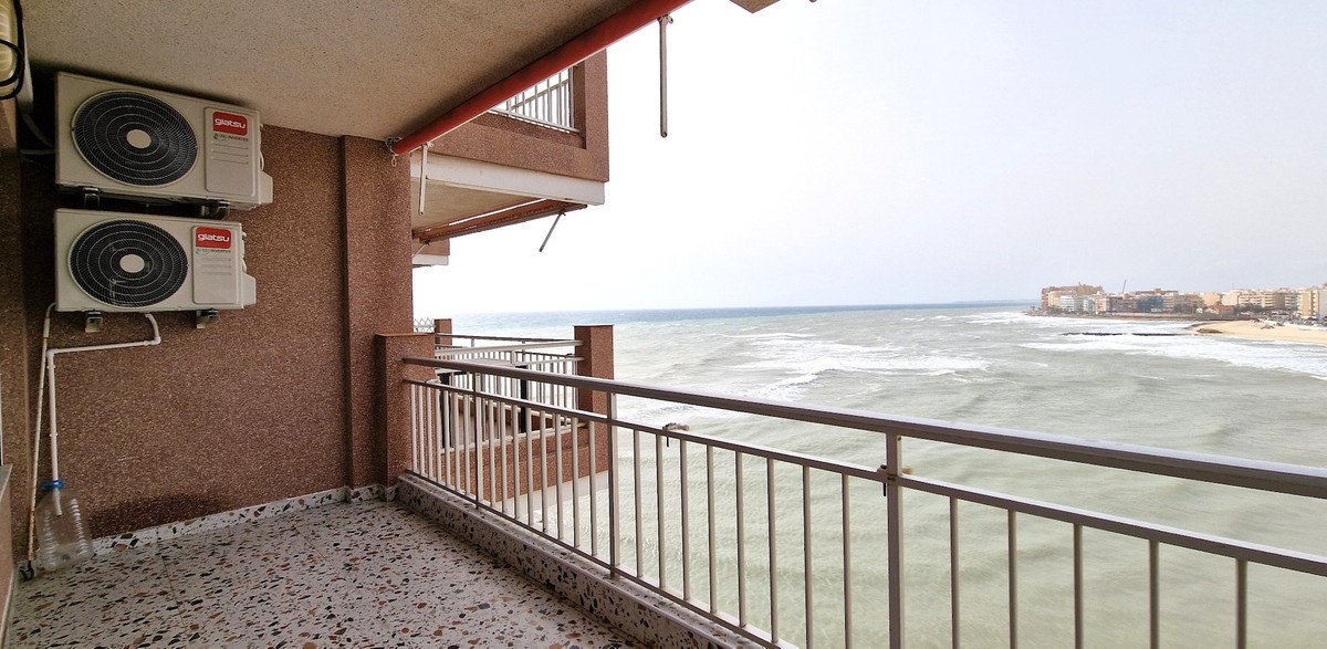 2 Bed Tussenverdieping Appartement in Torrevieja in Torrevieja, 