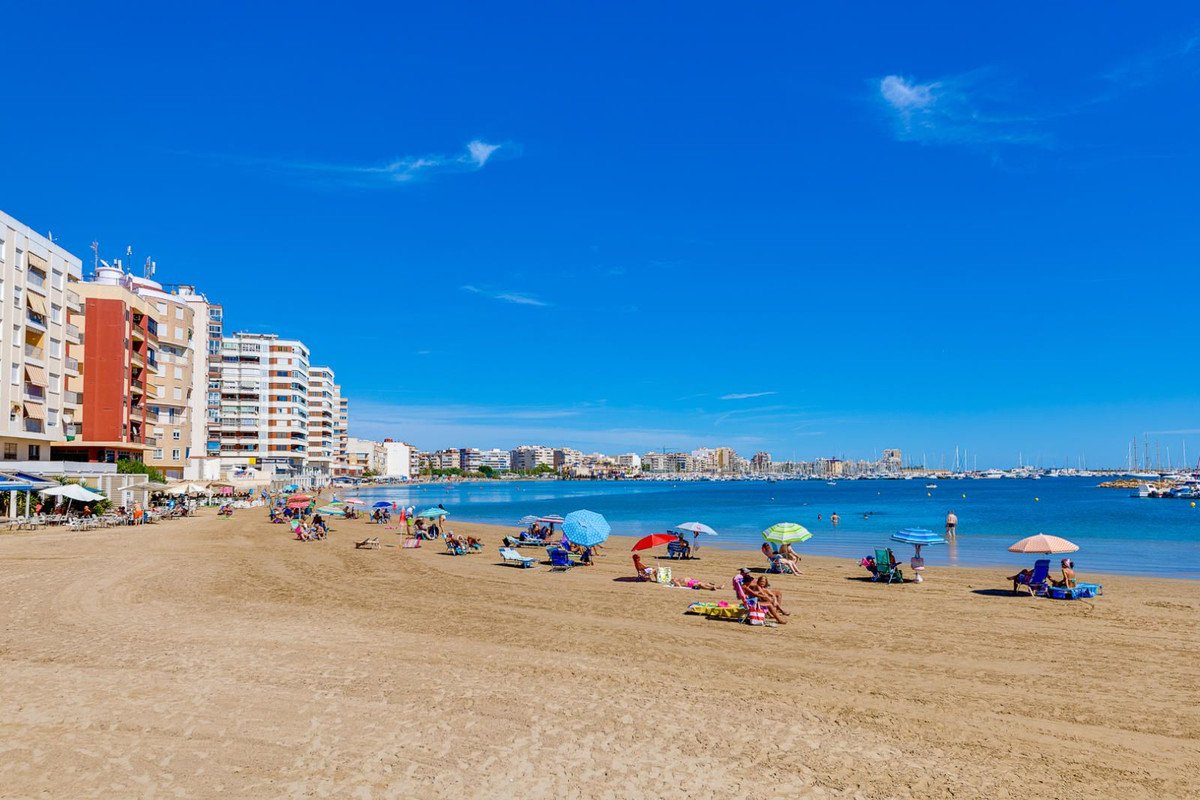 2 Bed Ara Kat Dairesi in Torrevieja -de Torrevieja, Daire