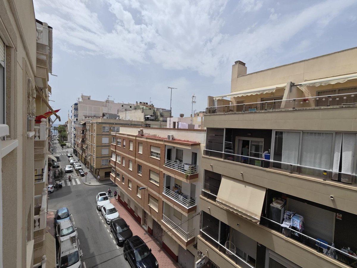 2 Bed Middle Floor Apartment in Torrevieja in Torrevieja, Apartment