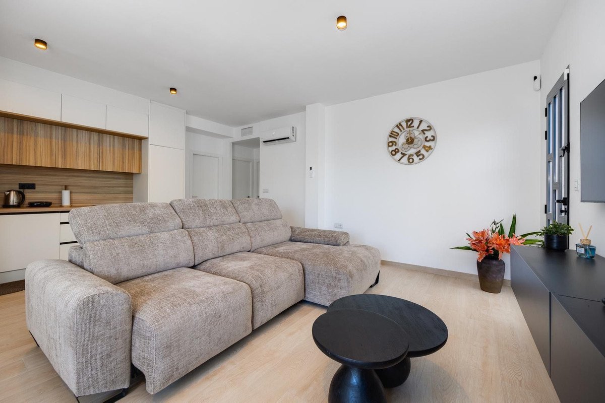 3 Bed Begane Grond Appartement in Torrevieja in Torrevieja, 