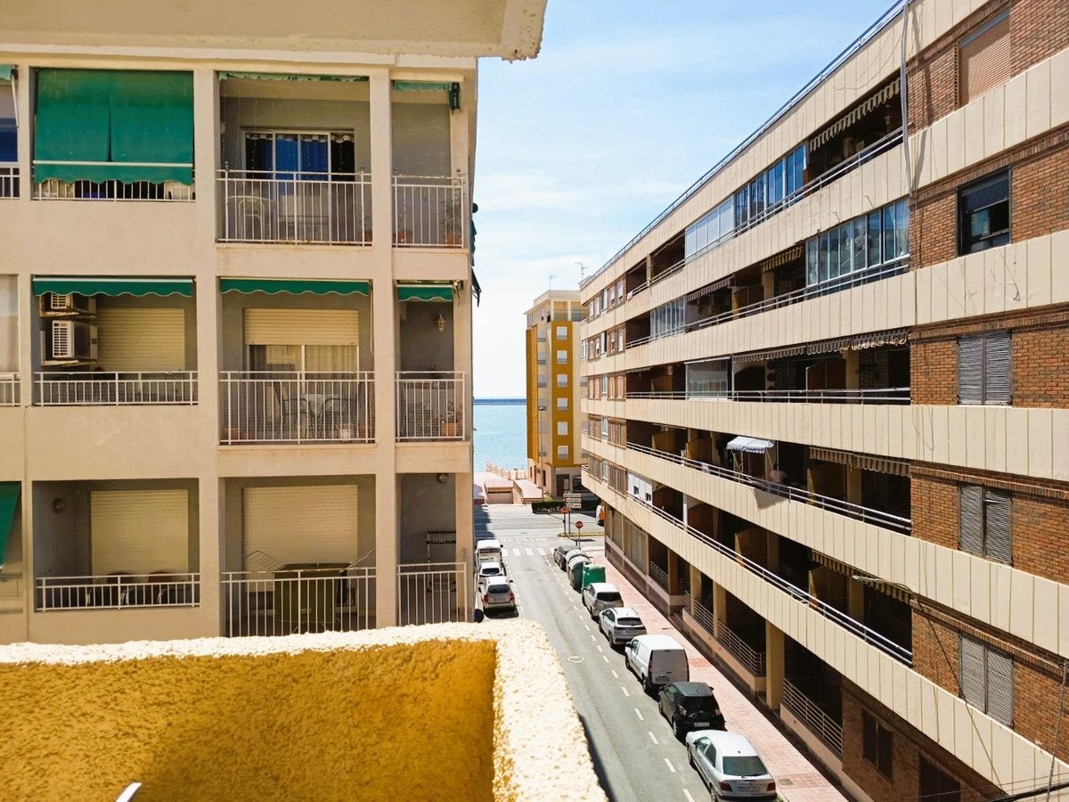 3 Bed Middle Floor Apartment in Torrevieja in Torrevieja — Apartment