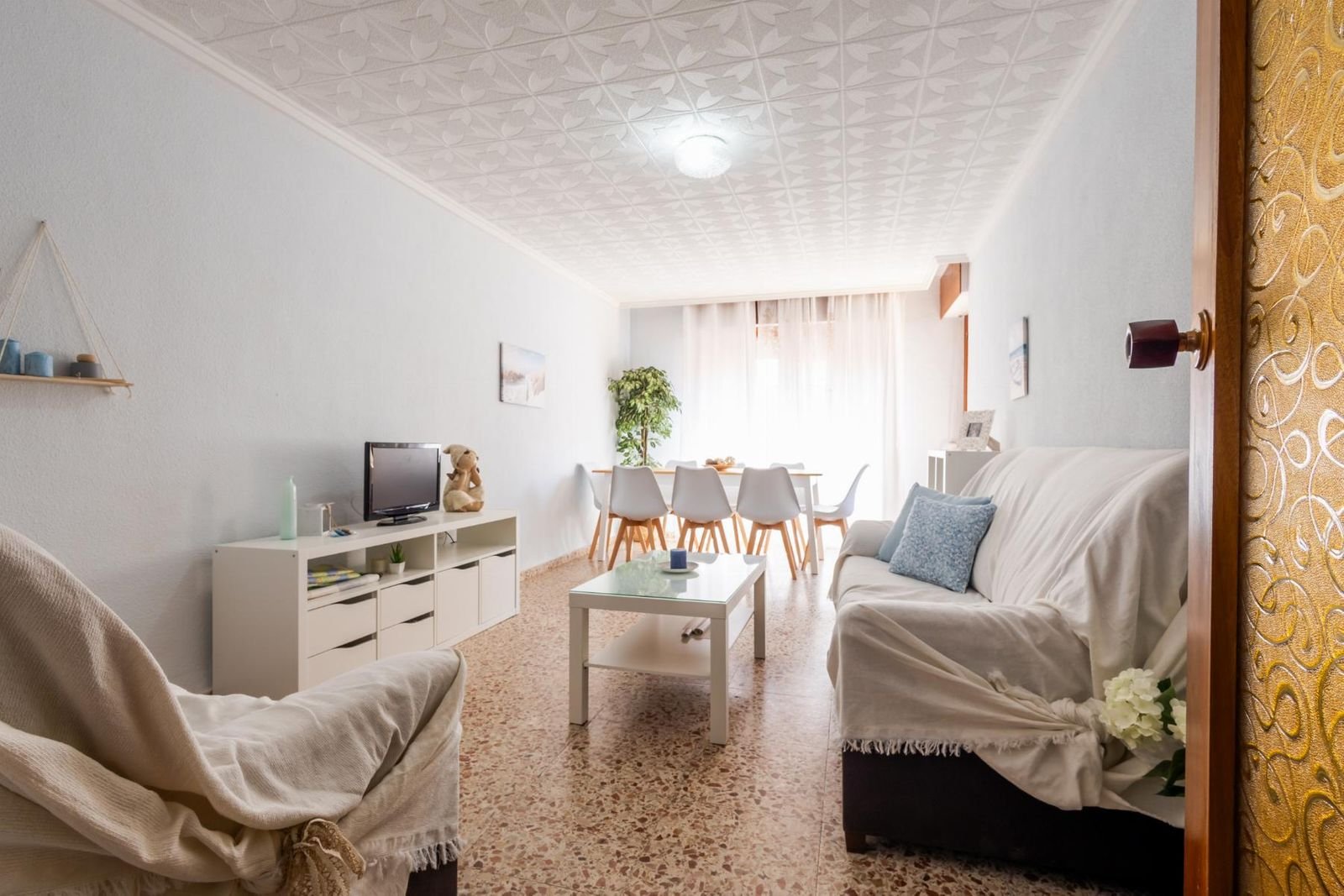 3 Bed 중간층 아파트 in Torrevieja 위치 Torrevieja, 아파트