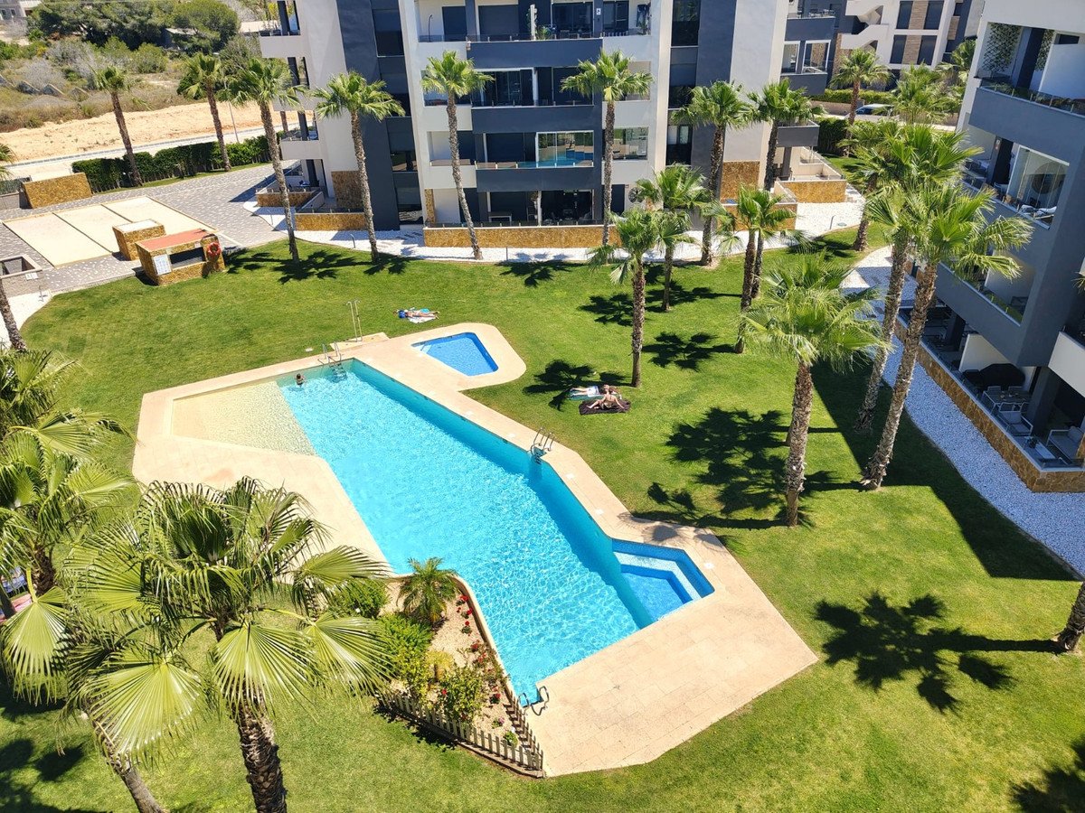 3 Bed Begane Grond Appartement in Torrevieja in Torrevieja, Appartement