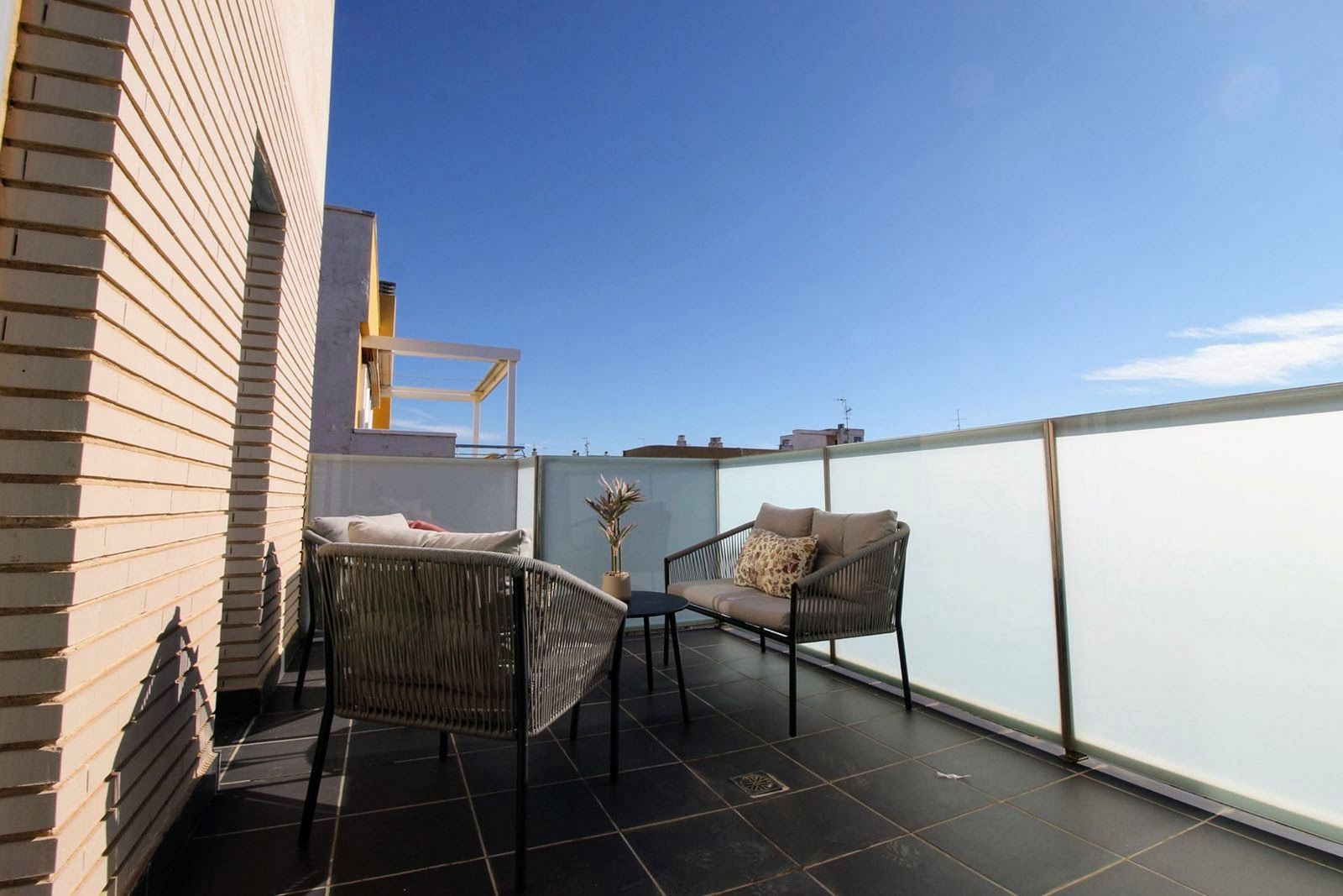 3 Bed Apartament na środkowym piętrze in Torrevieja w Torrevieja, Mieszkanie
