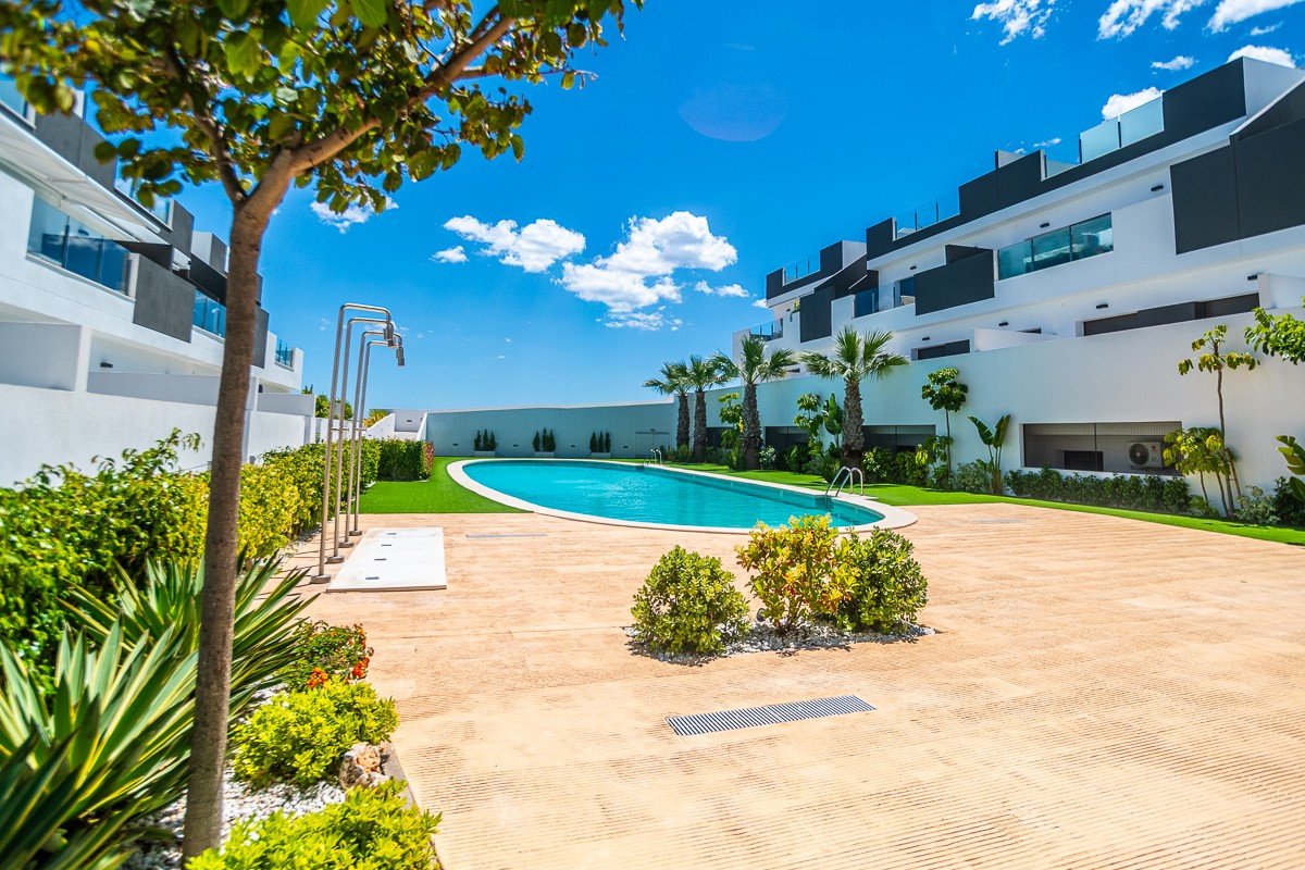 3 Bed Duplex in Torrevieja في Torrevieja, ديبلكس