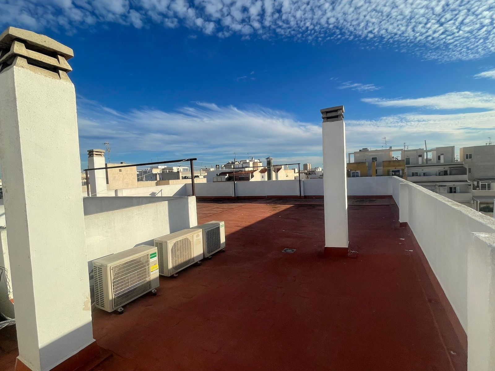 4 Bed Apartamento en planta intermedia in Torrevieja en Torrevieja, Apartamento